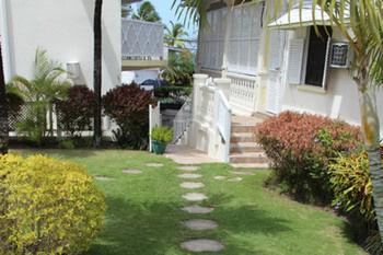 Southern Surf Beach Apartments Rockley 외부 사진